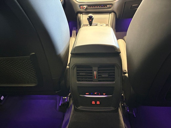 BMW 330e 20 of 22