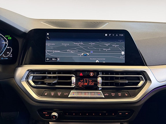 BMW 330e 17 of 22