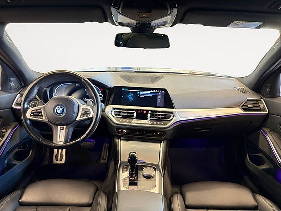 BMW 330e 10 of 22