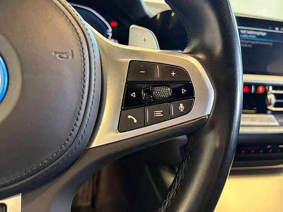BMW 330e 22 of 22