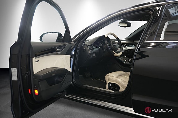 Audi A8 7 of 25