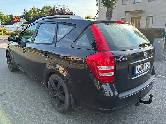 Kia Ceed 4 of 6