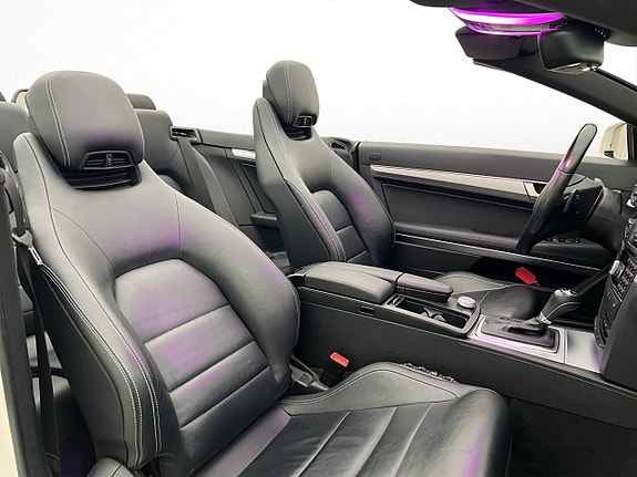 Mercedes-Benz E200 27 of 30