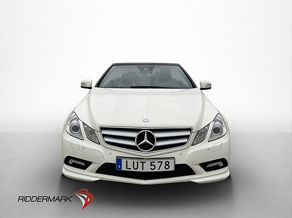 Mercedes-Benz E200 2 of 30