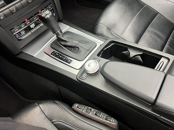Mercedes-Benz E200 25 of 30