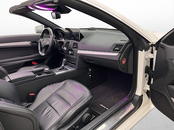 Mercedes-Benz E200 26 of 30