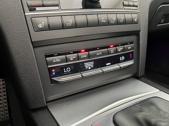 Mercedes-Benz E200 23 of 30