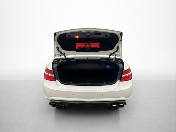 Mercedes-Benz E200 29 of 30
