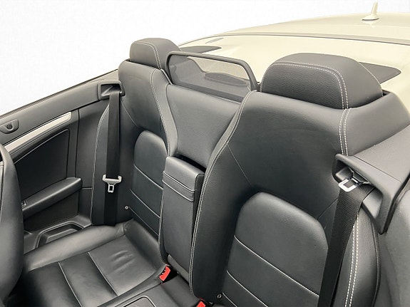 Mercedes-Benz E200 28 of 30