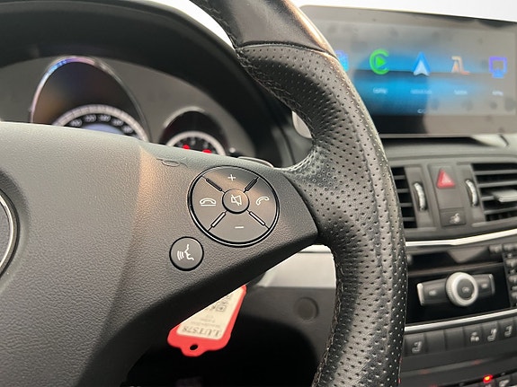 Mercedes-Benz E200 18 of 30