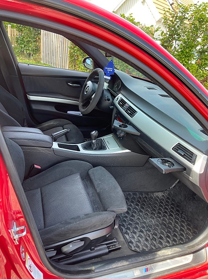 BMW 325d 4 of 4