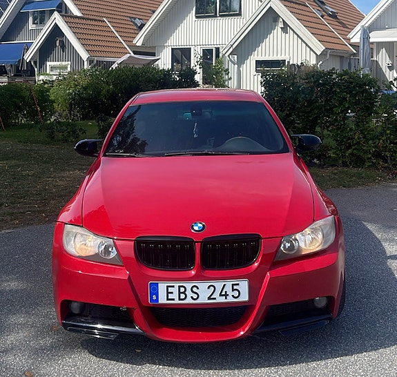 BMW 325d 3 of 4