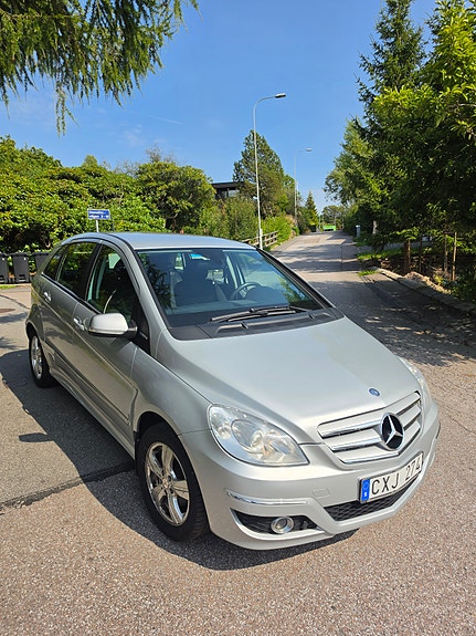 Mercedes-Benz B180 10 of 10