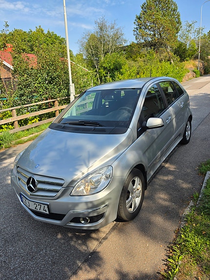 Mercedes-Benz B180 7 of 10