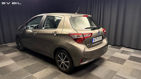 Toyota Yaris 6 of 29