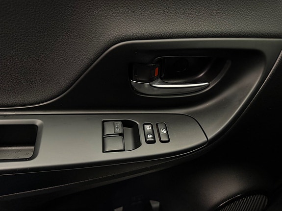 Toyota Yaris 15 of 29