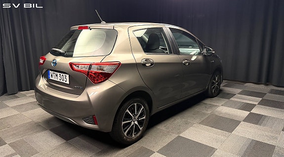 Toyota Yaris 4 of 29