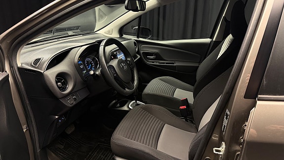 Toyota Yaris 10 of 29