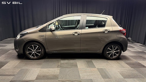 Toyota Yaris 7 of 29