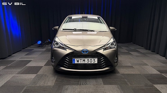 Toyota Yaris 2 of 29