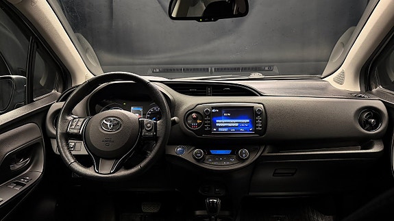Toyota Yaris 14 of 29