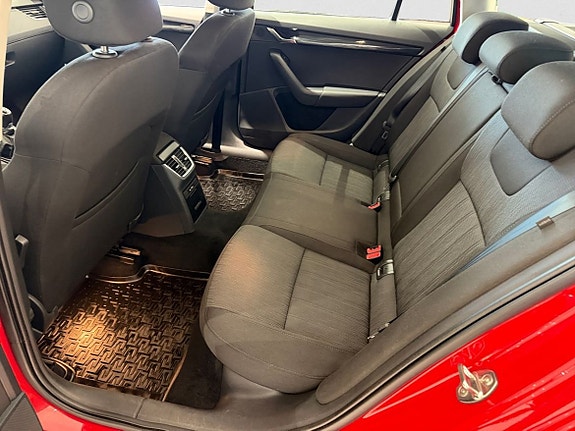 Skoda Octavia 10 of 17