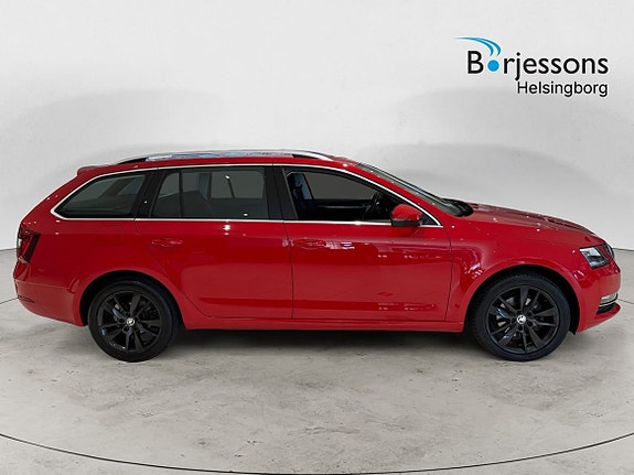 Skoda Octavia 2 of 17
