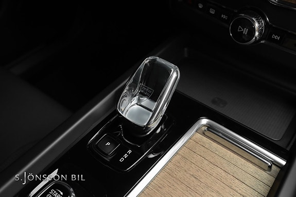 Volvo XC60 12 of 17