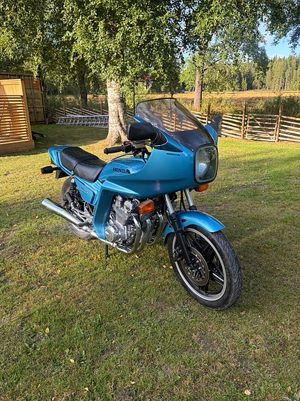 Honda Cb750 f2 4 of 5