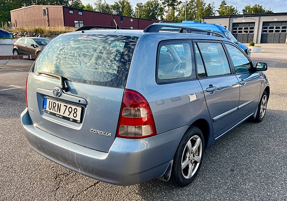Toyota Corolla 3 of 7
