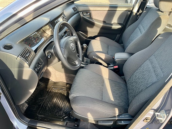 Toyota Corolla 6 of 7