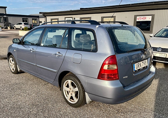 Toyota Corolla 4 of 7