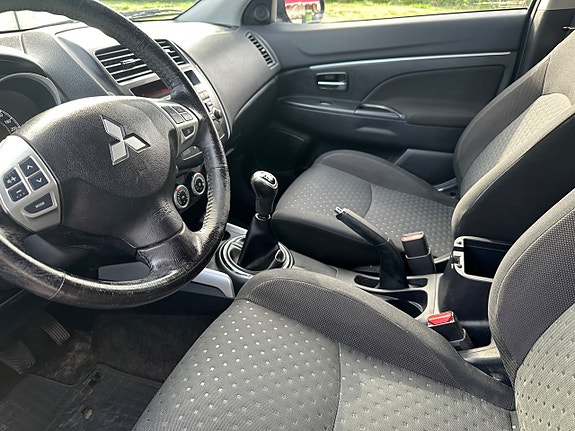 Mitsubishi ASX 8 of 13