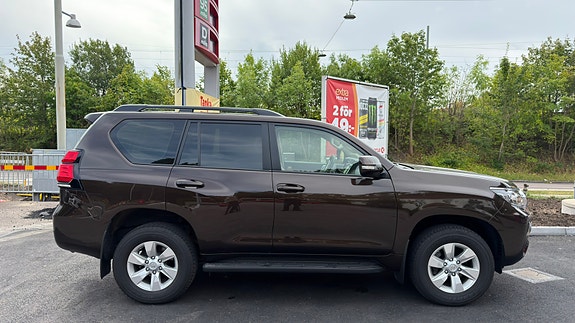 Toyota Land Cruiser 3 of 23