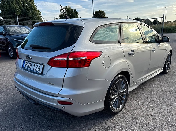 Ford Focus 13 of 30