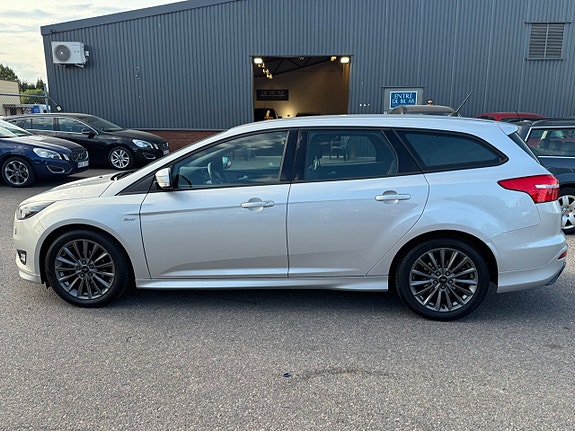 Ford Focus 10 of 30
