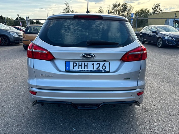 Ford Focus 12 of 30