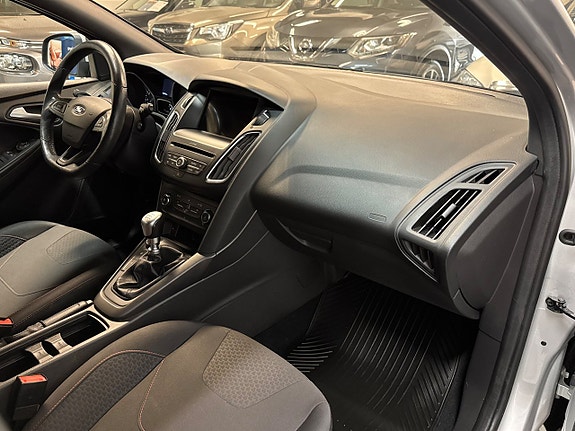 Ford Focus 26 of 30