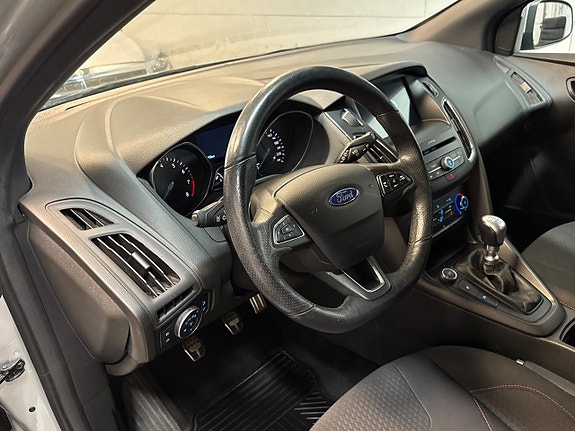 Ford Focus 30 of 30