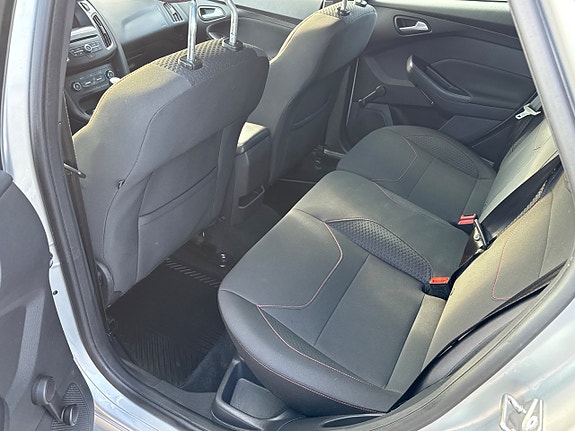Ford Focus 20 of 30