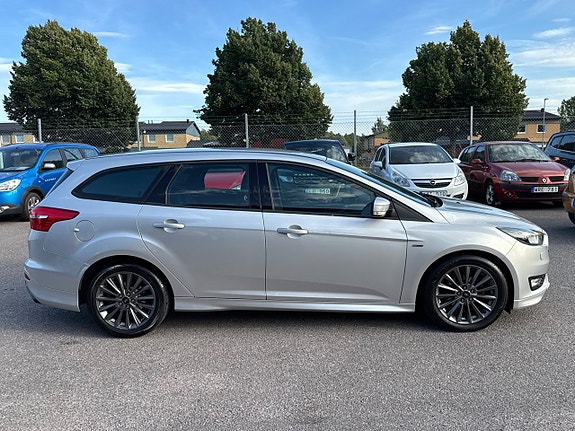 Ford Focus 14 of 30