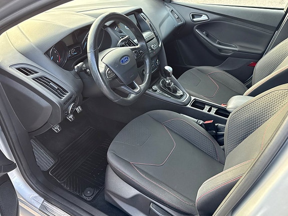 Ford Focus 18 of 30