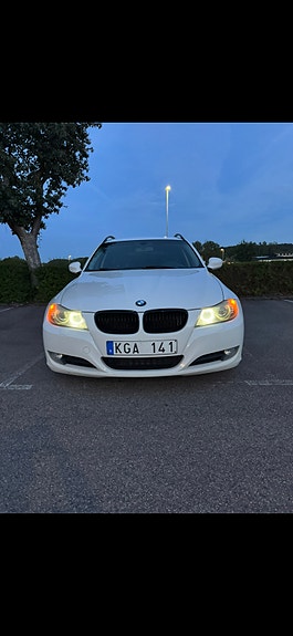 BMW 330d 6 of 16