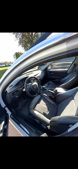 BMW 330d 10 of 16