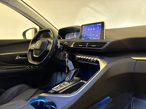 Peugeot 3008 8 of 18