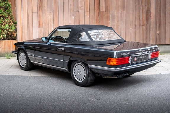 Mercedes-Benz 300 SL 11 of 30