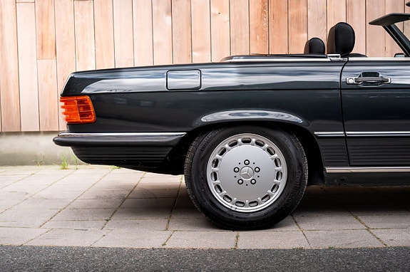Mercedes-Benz 300 SL 18 of 30
