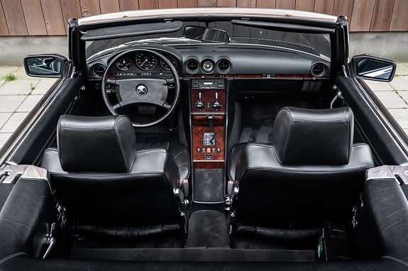 Mercedes-Benz 300 SL 30 of 30