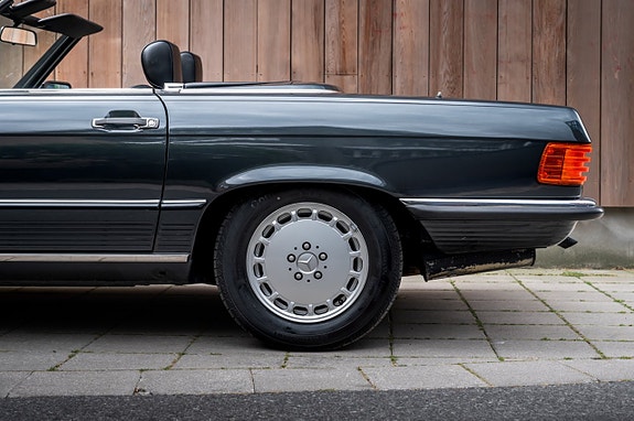 Mercedes-Benz 300 SL 8 of 30