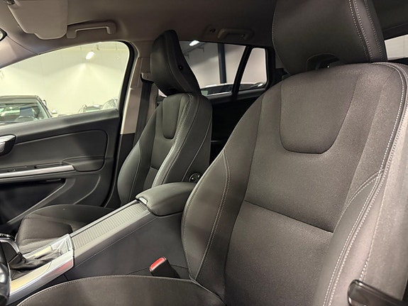 Volvo V60 13 of 20
